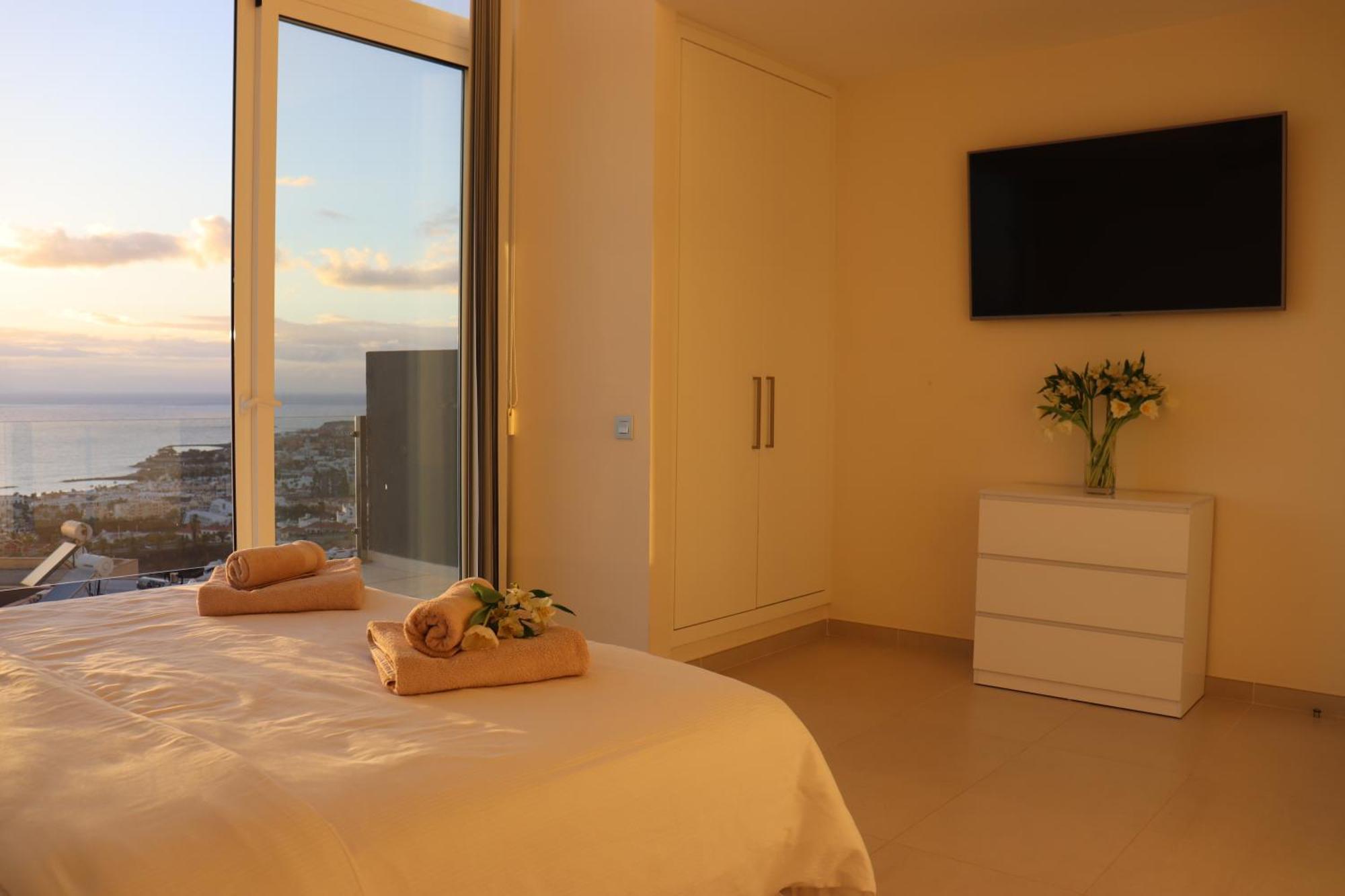 Azure Sky Villa - Panoramic Ocean View, Luxury, San Eugenio Costa Adeje  Buitenkant foto