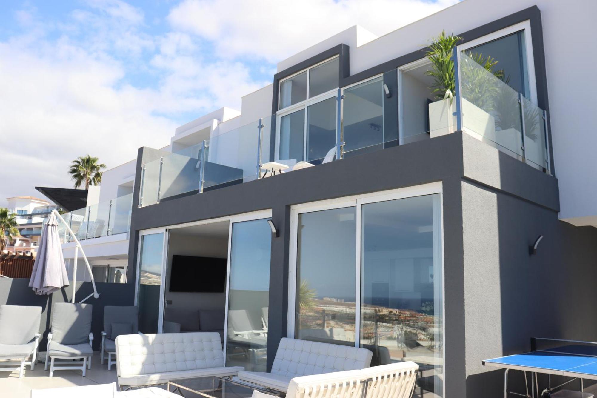 Azure Sky Villa - Panoramic Ocean View, Luxury, San Eugenio Costa Adeje  Buitenkant foto